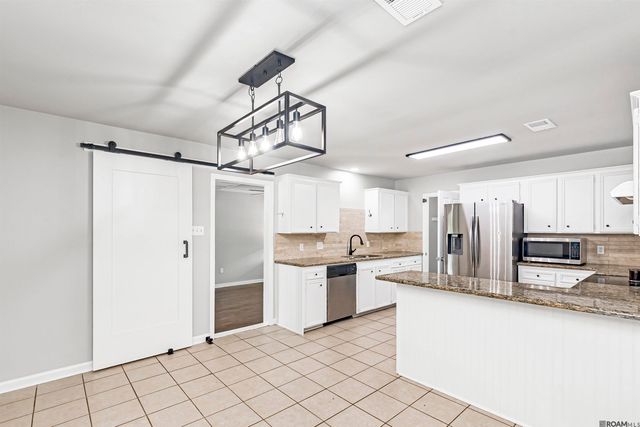 12805 Ina Dr, Walker, LA 70785