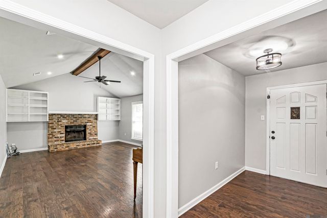 12805 Ina Dr, Walker, LA 70785
