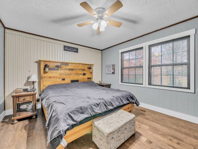 4055 Erin Rd, Mc Ewen, TN 37101