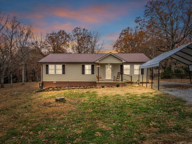 4055 Erin Rd, Mc Ewen, TN 37101