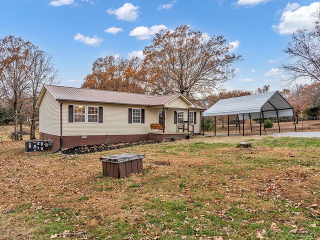 4055 Erin Rd, Mc Ewen, TN 37101