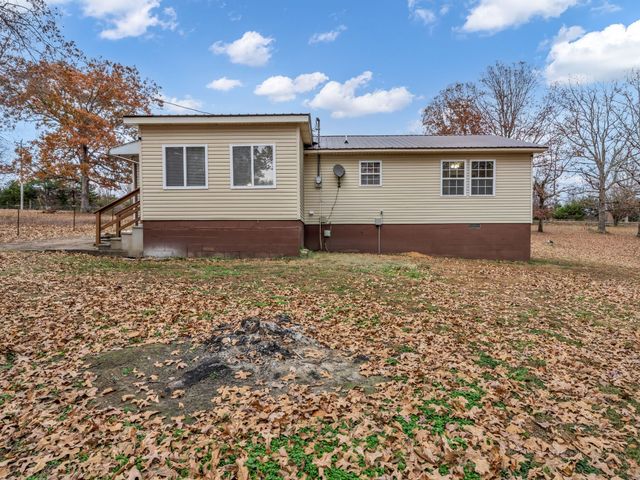 4055 Erin Rd, Mc Ewen, TN 37101