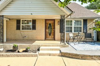 1041 NW 22nd Street, Moore, OK 73160