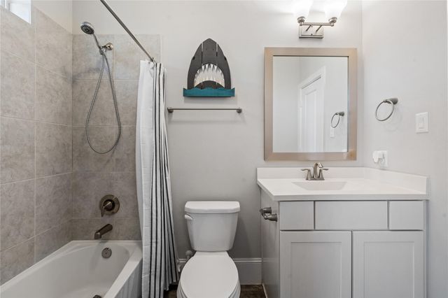 6759 Highclere Manor Lane, Houston, TX 77055