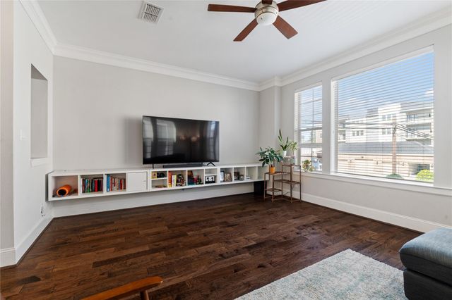 6759 Highclere Manor Lane, Houston, TX 77055