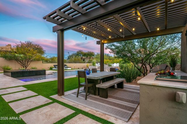 8555 E EAGLE CLAW Drive, Scottsdale, AZ 85266