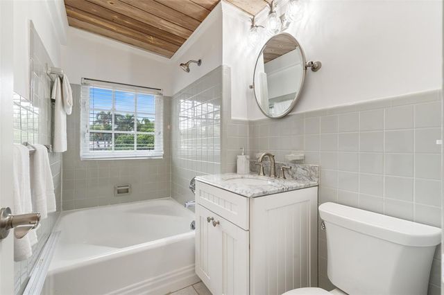 1900 Admirals Way, Fort Lauderdale, FL 33316