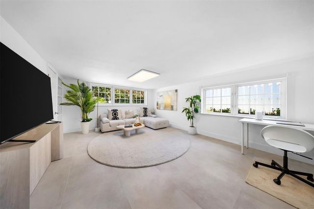 1900 Admirals Way, Fort Lauderdale, FL 33316