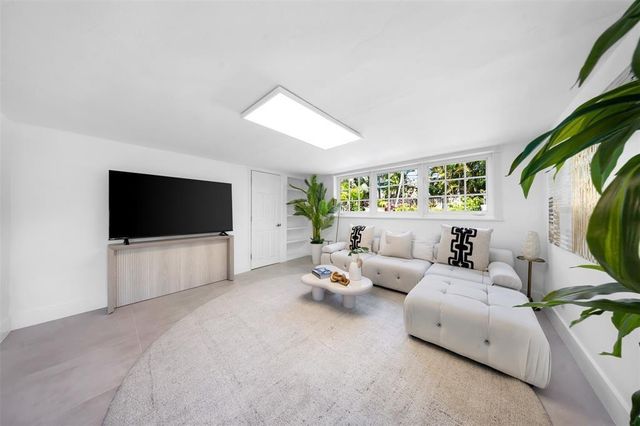 1900 Admirals Way, Fort Lauderdale, FL 33316