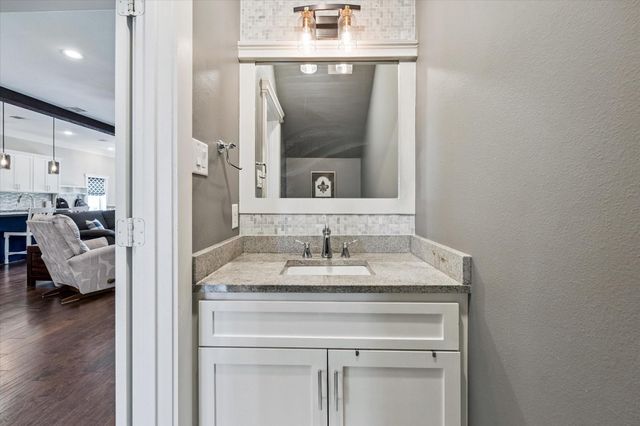 1730 Hollister Street, Houston, TX 77055