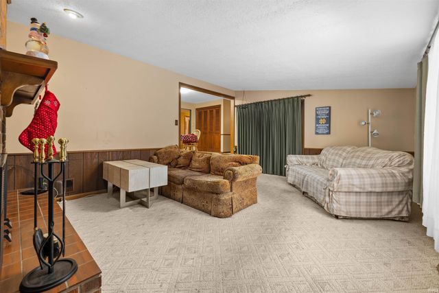 214 Betz Road, Auburn, IN 46706