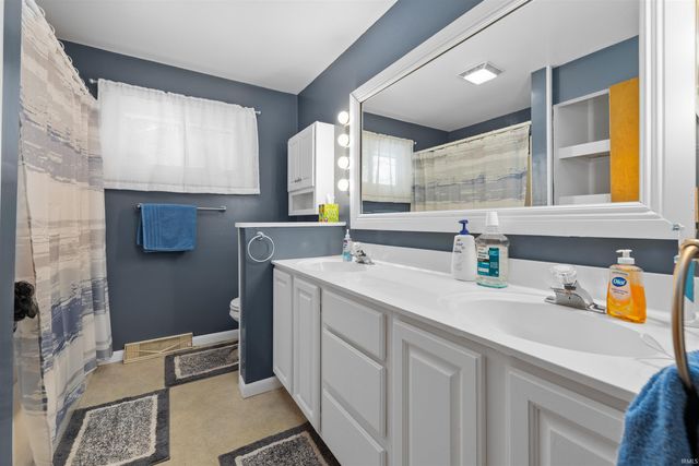 214 Betz Road, Auburn, IN 46706