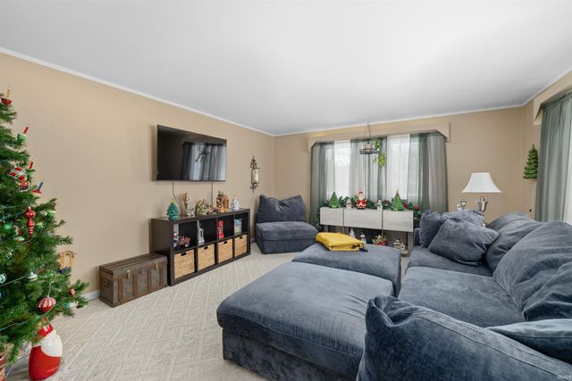 214 Betz Road, Auburn, IN 46706