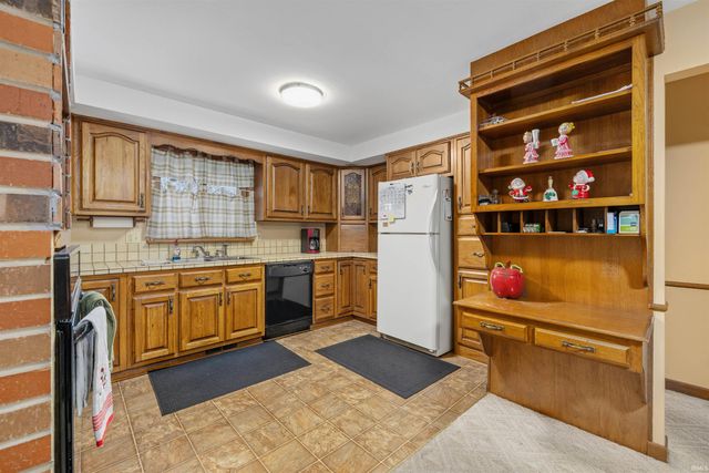 214 Betz Road, Auburn, IN 46706