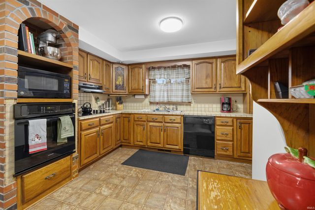 214 Betz Road, Auburn, IN 46706