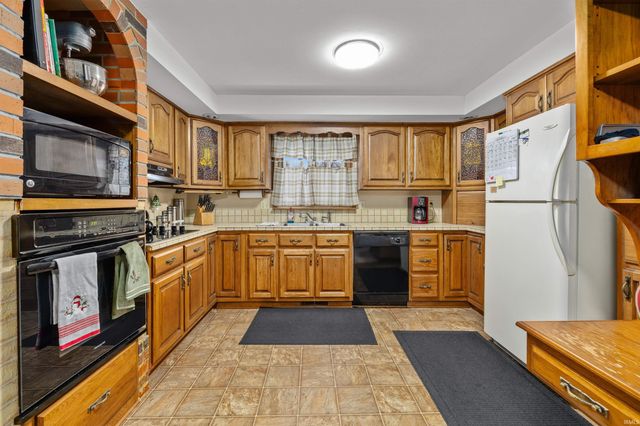 214 Betz Road, Auburn, IN 46706