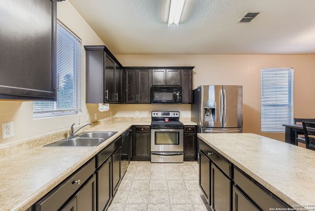 9202 Brown WL, San Antonio, TX 78254