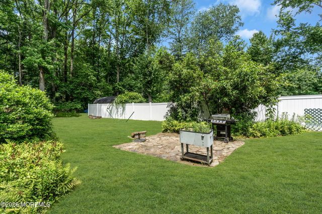 22 Pine Drive, Roosevelt, NJ 08555
