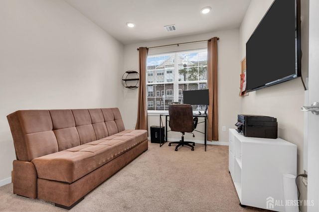 112 Lorhan Drive, Piscataway, NJ 08854