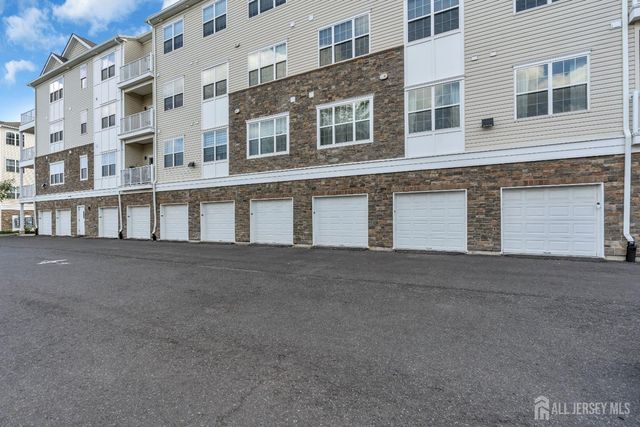 112 Lorhan Drive, Piscataway, NJ 08854