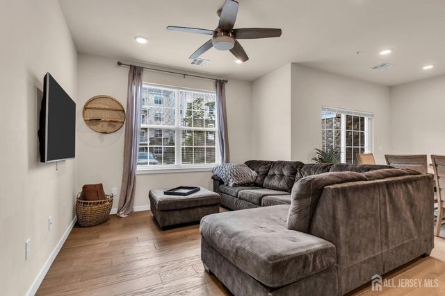 112 Lorhan Drive, Piscataway, NJ 08854