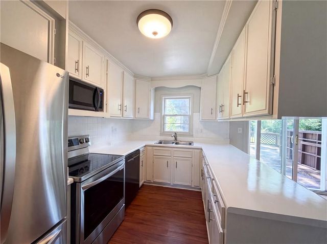 11615 W 68th Street, Shawnee, KS 66203