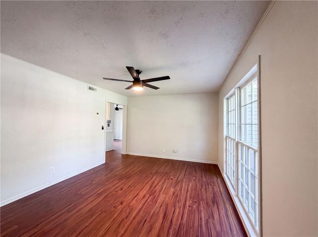 11615 W 68th Street, Shawnee, KS 66203