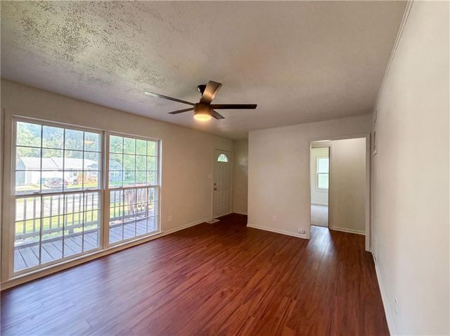11615 W 68th Street, Shawnee, KS 66203