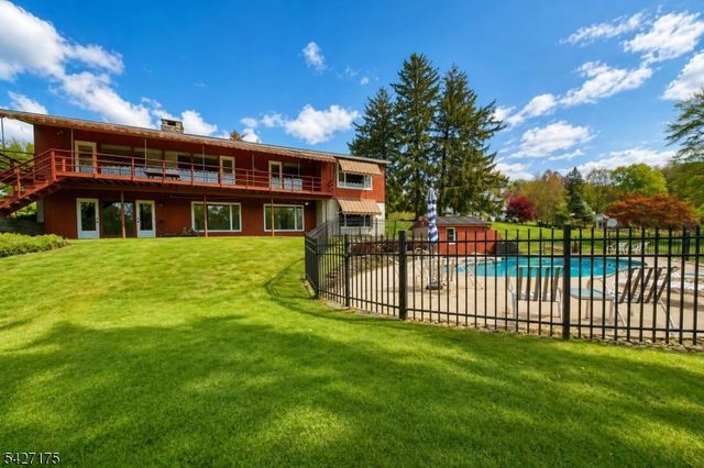 17 Reese Ave, Hackettstown Town, NJ 07840
