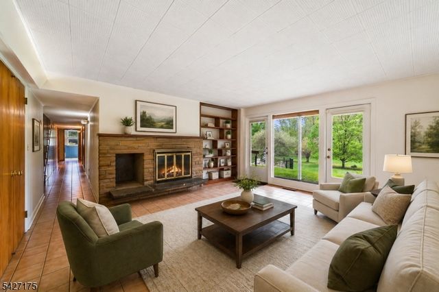 17 Reese Ave, Hackettstown Town, NJ 07840