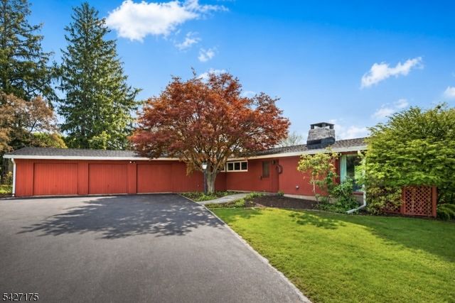 17 Reese Ave, Hackettstown Town, NJ 07840