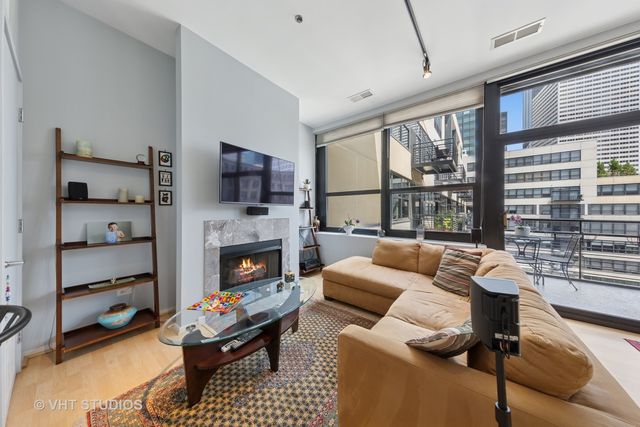 130 S CANAL Street 701, Chicago, IL 60606