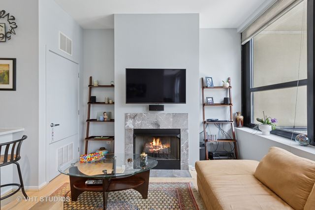 130 S CANAL Street 701, Chicago, IL 60606