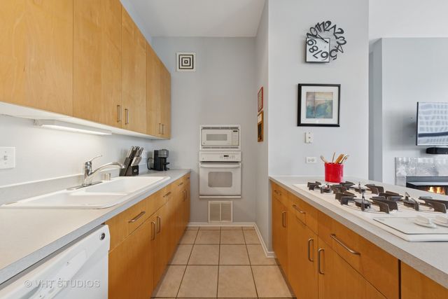 130 S CANAL Street 701, Chicago, IL 60606