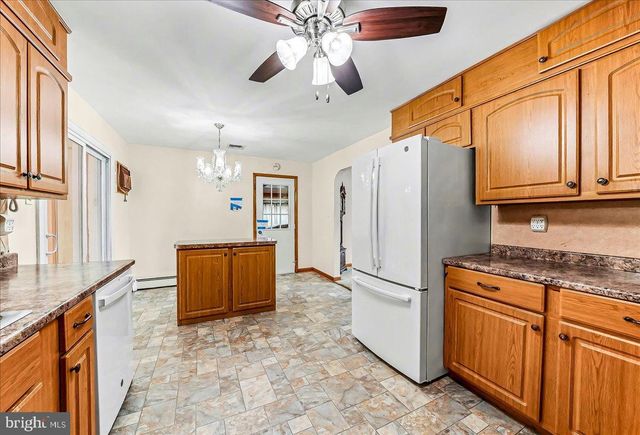 172 HILLTOP DR, Cochranville, PA 19330