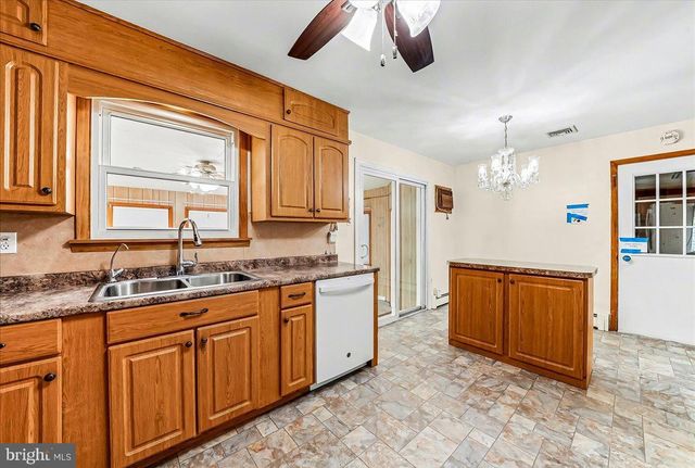 172 HILLTOP DR, Cochranville, PA 19330