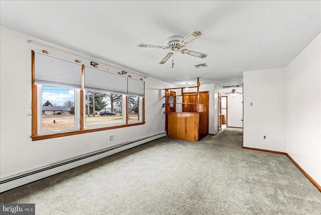 172 HILLTOP DR, Cochranville, PA 19330