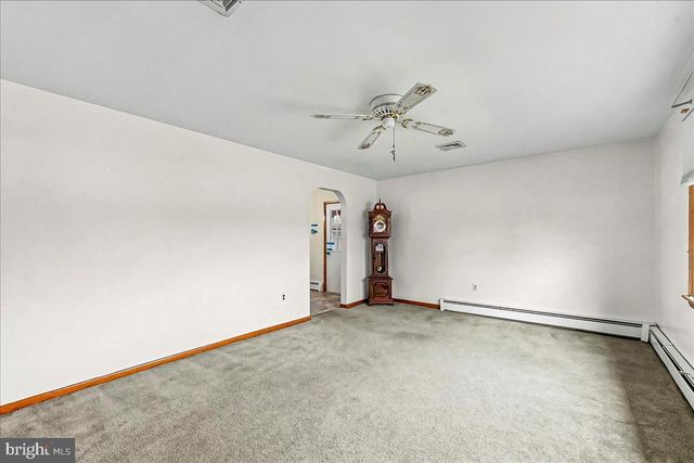 172 HILLTOP DR, Cochranville, PA 19330