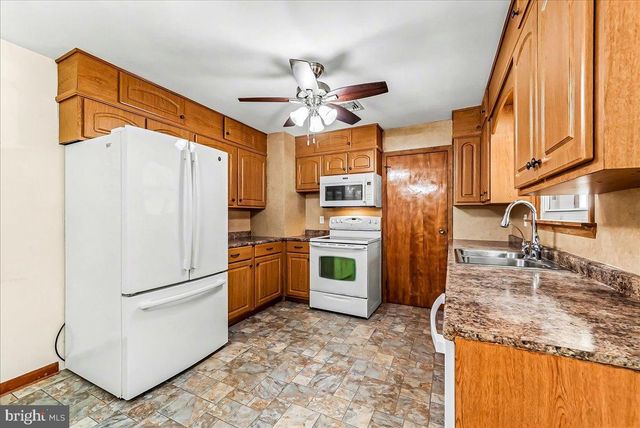 172 HILLTOP DR, Cochranville, PA 19330