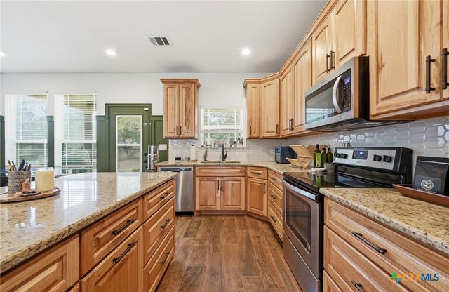 202 Cedar Hills Drive, Elgin, TX 78621