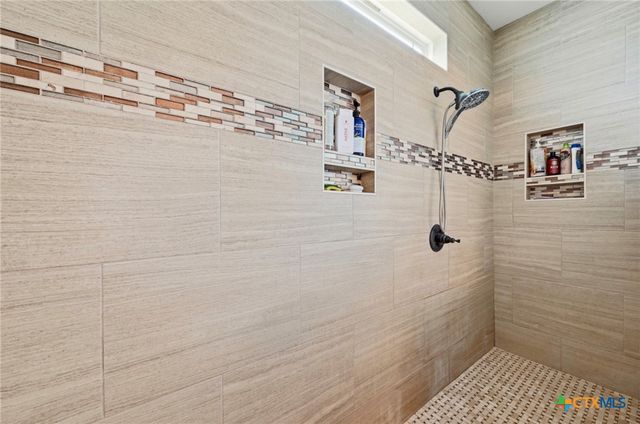 202 Cedar Hills Drive, Elgin, TX 78621