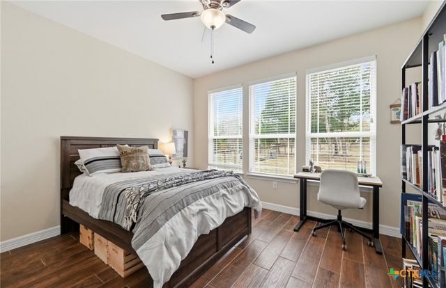 202 Cedar Hills Drive, Elgin, TX 78621