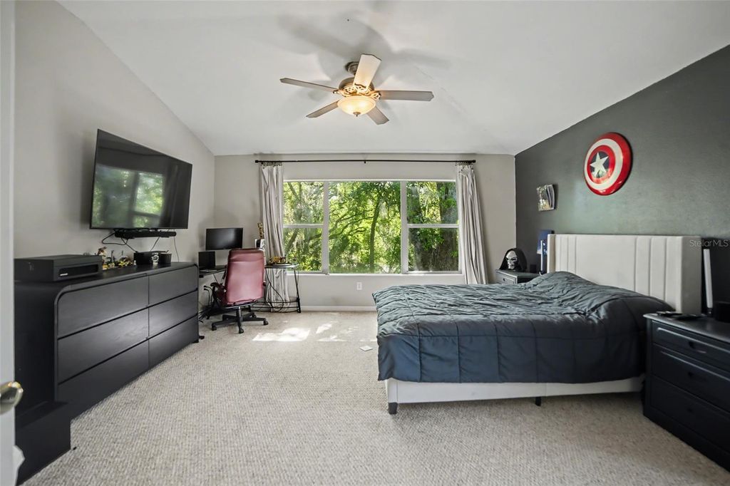 Image 12 of property listing at 2431 EARLSWOOD COURT, Brandon, FL 33510