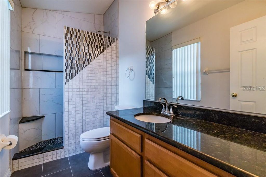 Image 14 of property listing at 2431 EARLSWOOD COURT, Brandon, FL 33510