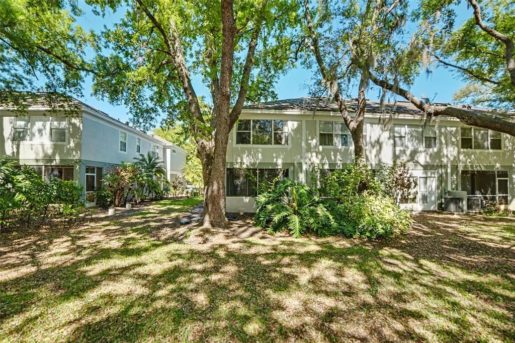 Image 21 of property listing at 2431 EARLSWOOD COURT, Brandon, FL 33510