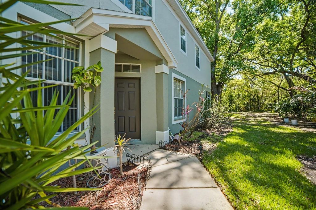 Image 5 of property listing at 2431 EARLSWOOD COURT, Brandon, FL 33510