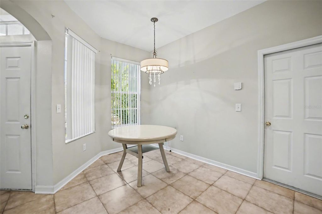 Image 7 of property listing at 2431 EARLSWOOD COURT, Brandon, FL 33510