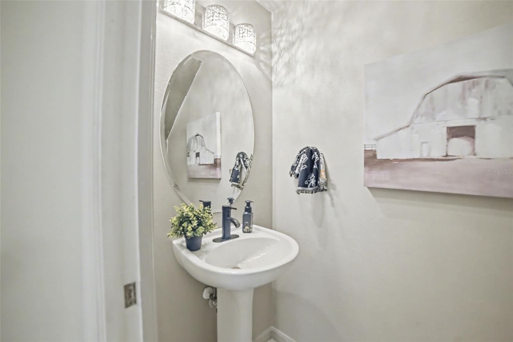 Image 9 of property listing at 2431 EARLSWOOD COURT, Brandon, FL 33510