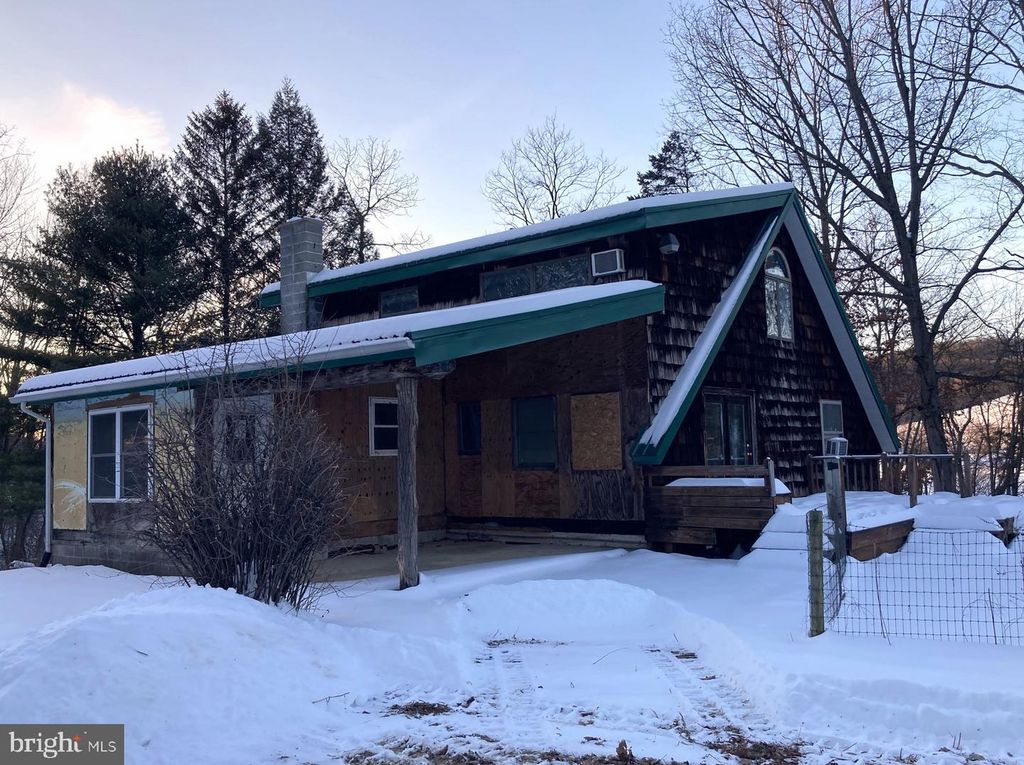 550 GREENHOUSE RD, Middleburg, PA 17842