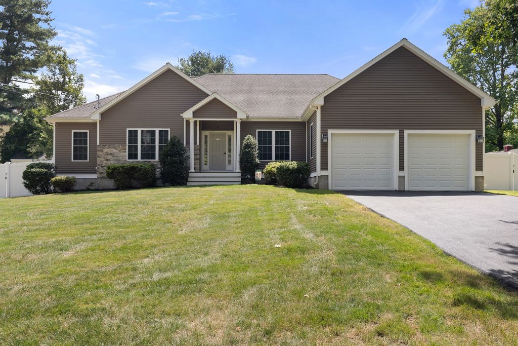 67 Bayberry Hill Road, Attleboro, MA 02703